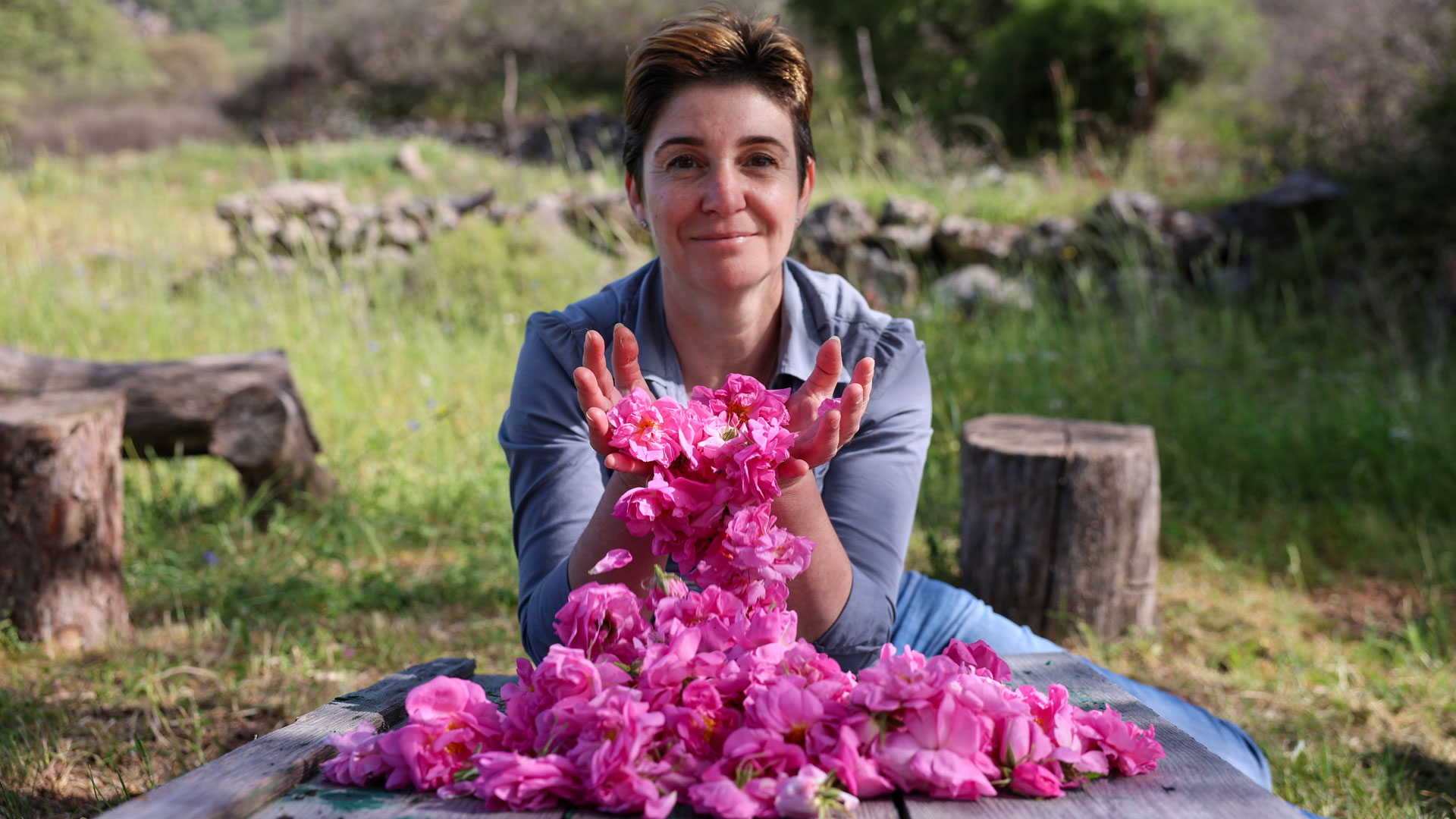 Λέσβος: Η ευωδιαστή ιστορία της Filia Rose-1