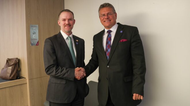 ε-ε-ηπα-συνάντηση-σε-καλό-κλίμα-για-το-563648944