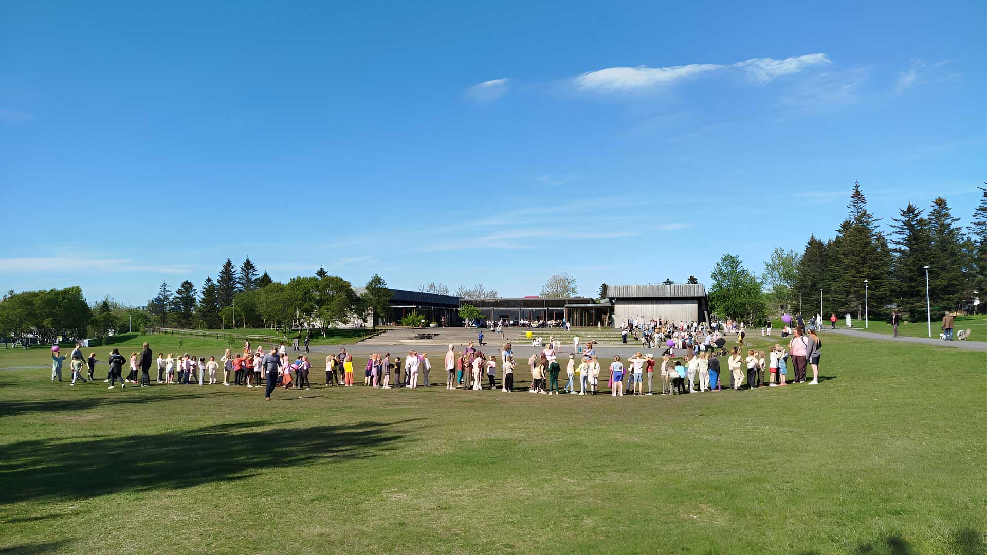Τι κάνουν τόσοι Eλληνες στην Ισλανδία;-4