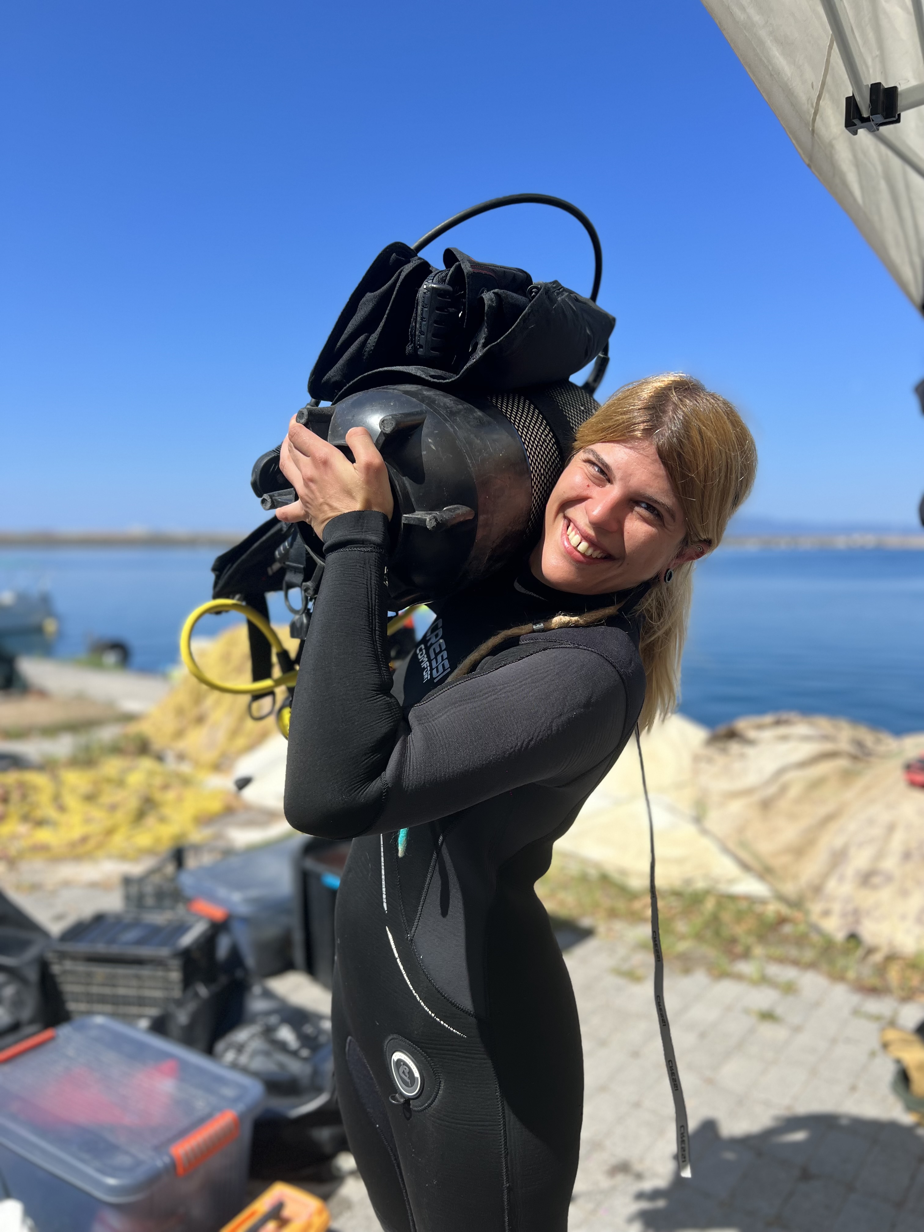 «Τα βγάλατε όλα αυτά από τη θάλασσα της Αλοννήσου;»-8