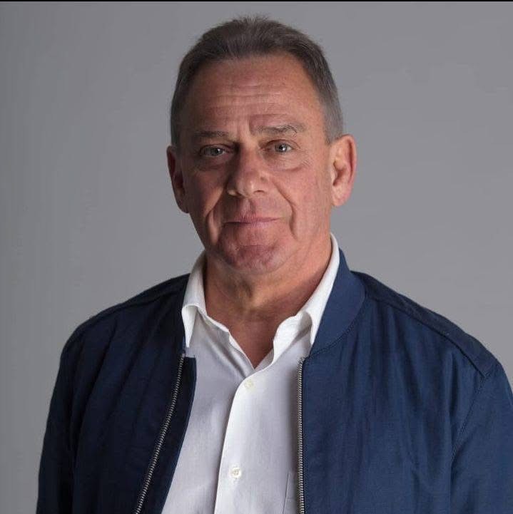 «Τι θα έκανα αν ο Μπέζος παντρευόταν στο νησί μου»-2