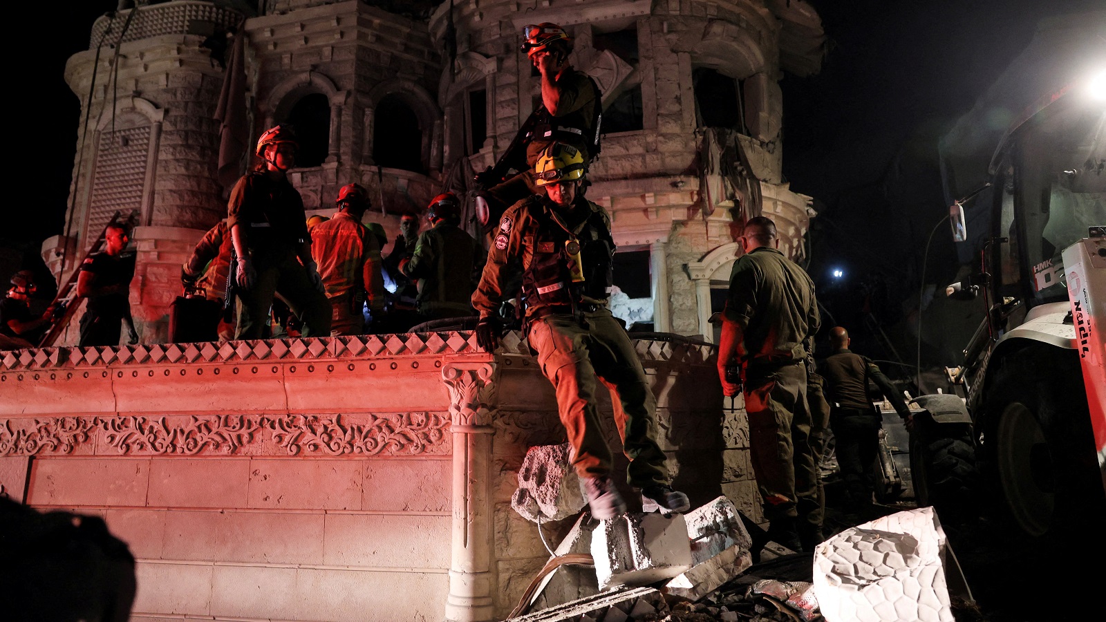 Ισραήλ vs Ιράν: Επτά Ισραηλινοί νεκροί από τις νυκτερινές επιθέσεις της Τεχεράνης-1