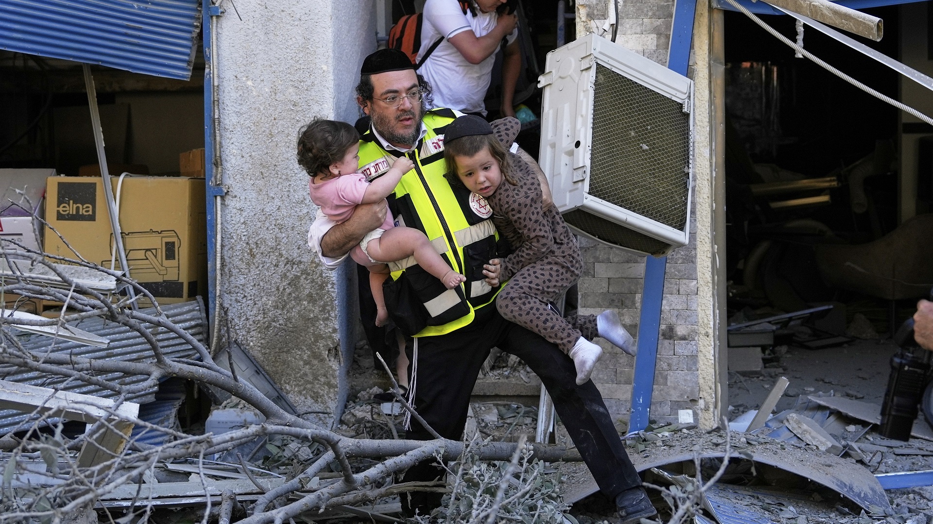 Ισραήλ: Ιρανική απάντηση με βαλλιστικούς πυραύλους – Γενικός συναγερμός-1