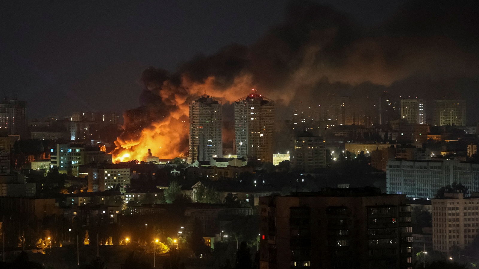 Ουκρανία: Εκτεταμένοι βομβαρδισμοί στο Κίεβο – Τουλάχιστον τέσσερις νεκροί-1