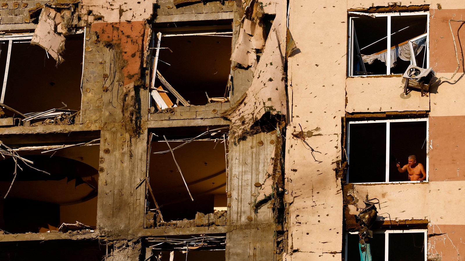 Κίεβο: Ρωσική επίθεση σκότωσε 14 ανθρώπους, ανάμεσά τους έναν πολίτη των ΗΠΑ-2