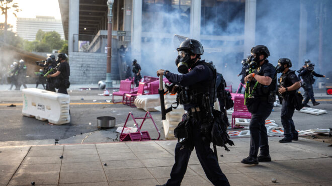 4η-ημέρα-διαδηλώσεων-στο-λος-αντζελες-563655781