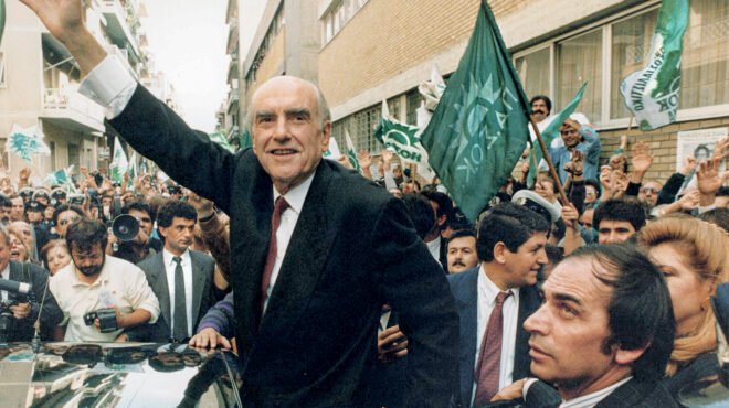 σαν-σήμερα-23-ιουνίου-1996-πεθαίνει-ο-ανδρ-563674153