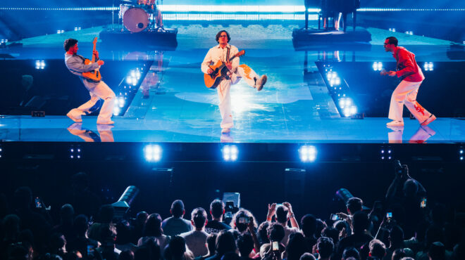 πώς-ένα-τραγούδι-στο-tiktok-εκφράζει-τη-νοστ-563669014