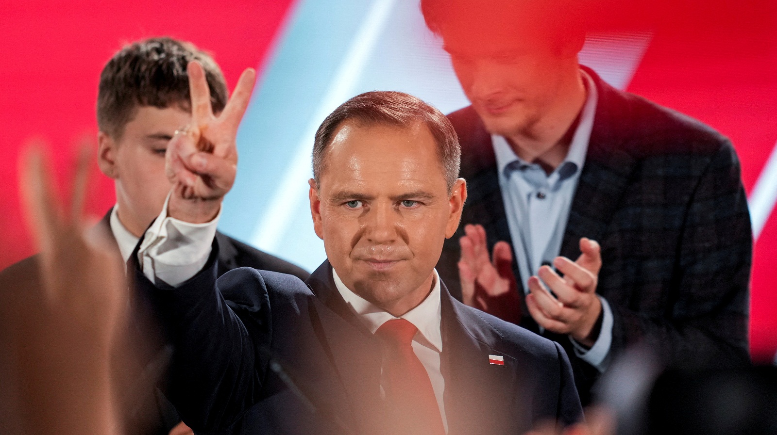 Πολωνία: Νίκη στο νήμα για τον εθνικιστή υποψήφιο πρόεδρο Ναβρότσκι-1