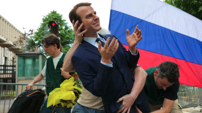 παρίσι-ακτιβιστές-έκλεψαν-κέρινο-ομο-563645182