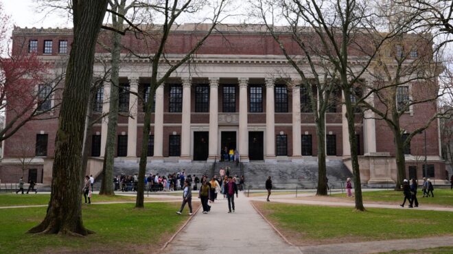 ηπα-ο-τραμπ-απαγορεύει-τις-βίζες-για-ξέ-563650672