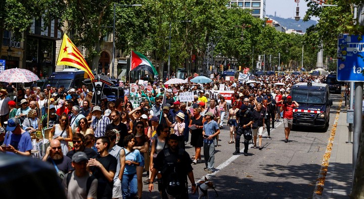 Ξεσηκωμός κατά του υπερτουρισμού σε Ισπανία, Ιταλία και Πορτογαλία-1