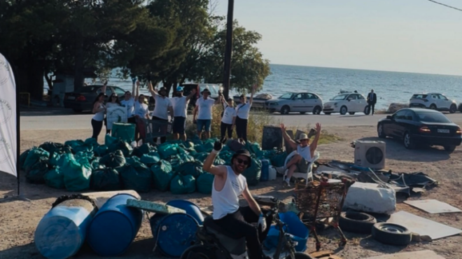 καθαρίστηκε-η-ακτογραμμή-της-καλαμαρ-563664322