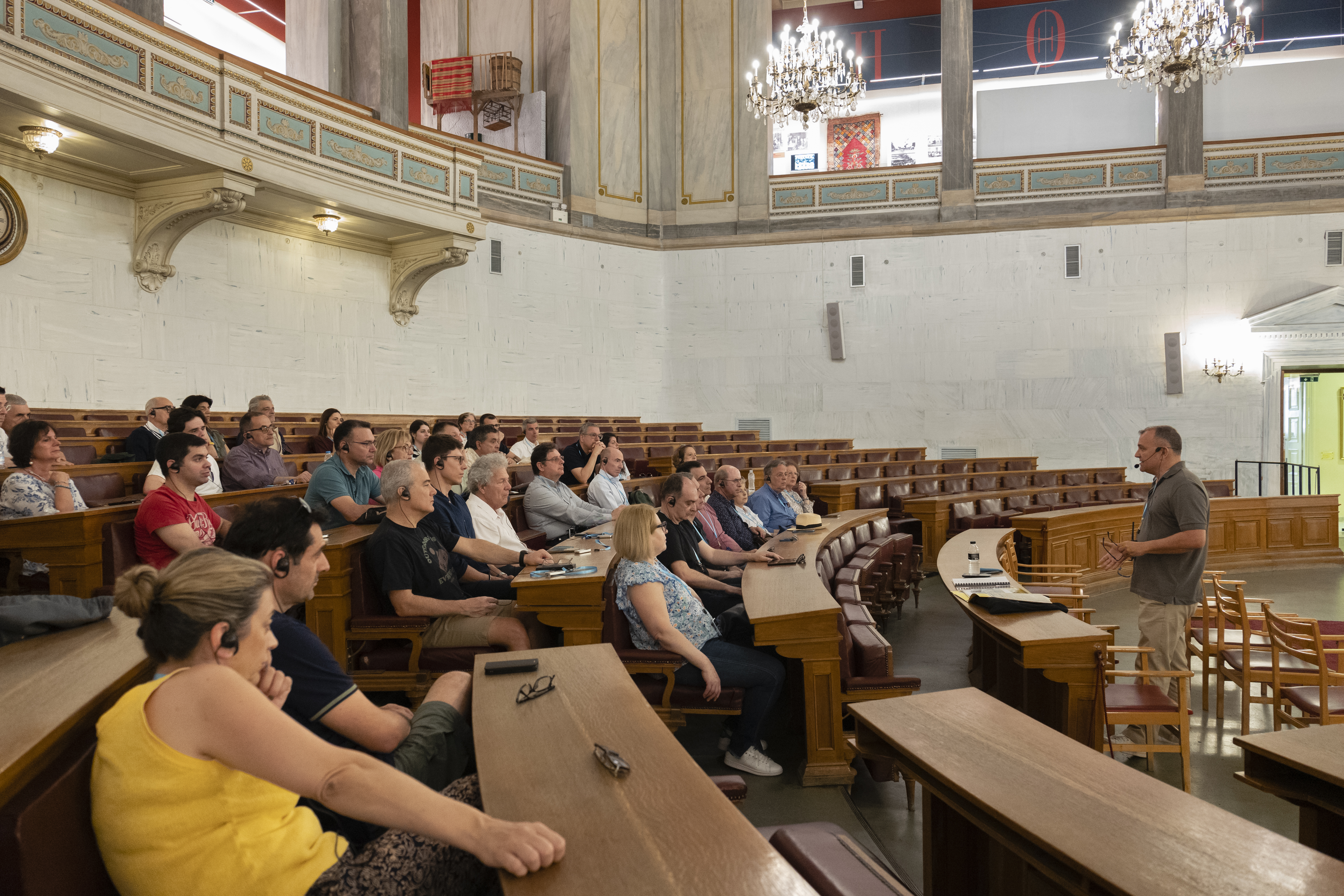 Από την εξουσία στο εκτελεστικό απόσπασμα-1