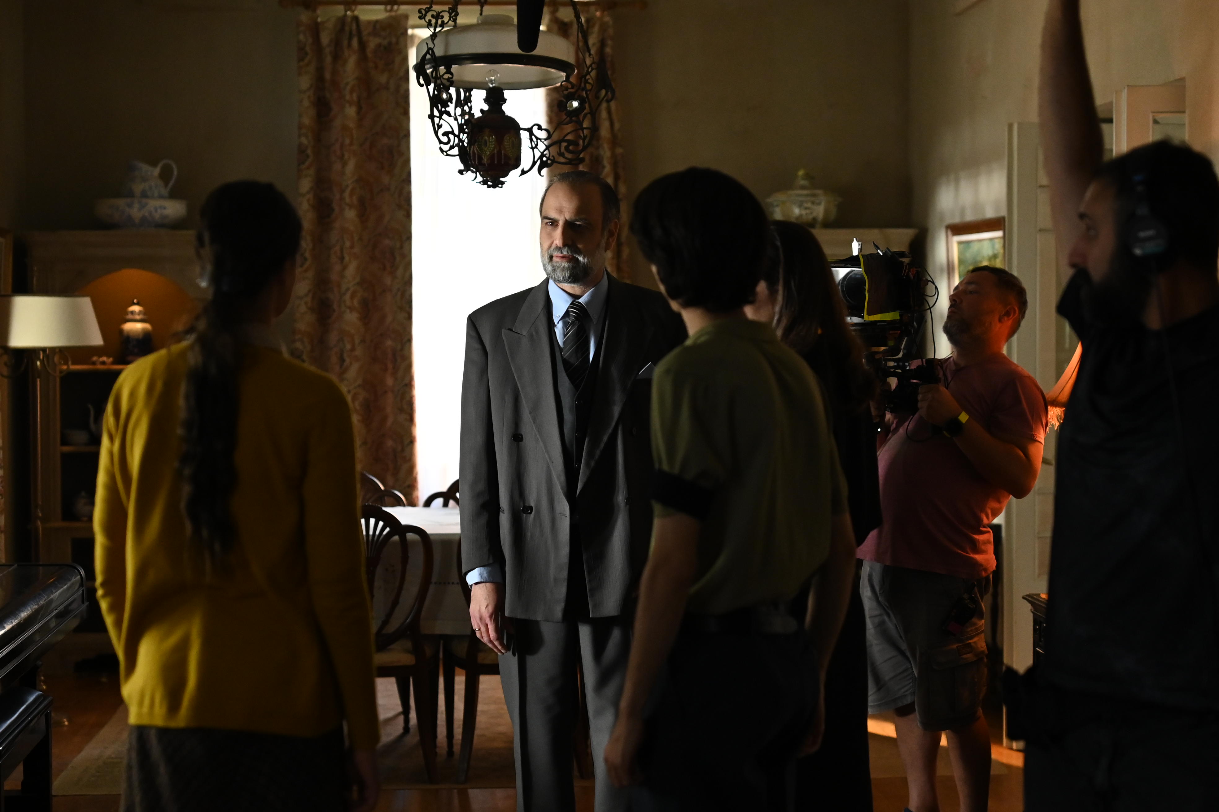 «Αγιος Ερωτας»: Στα γυρίσματα της σειράς, λίγο πριν το φινάλε της πρώτης σεζόν-3