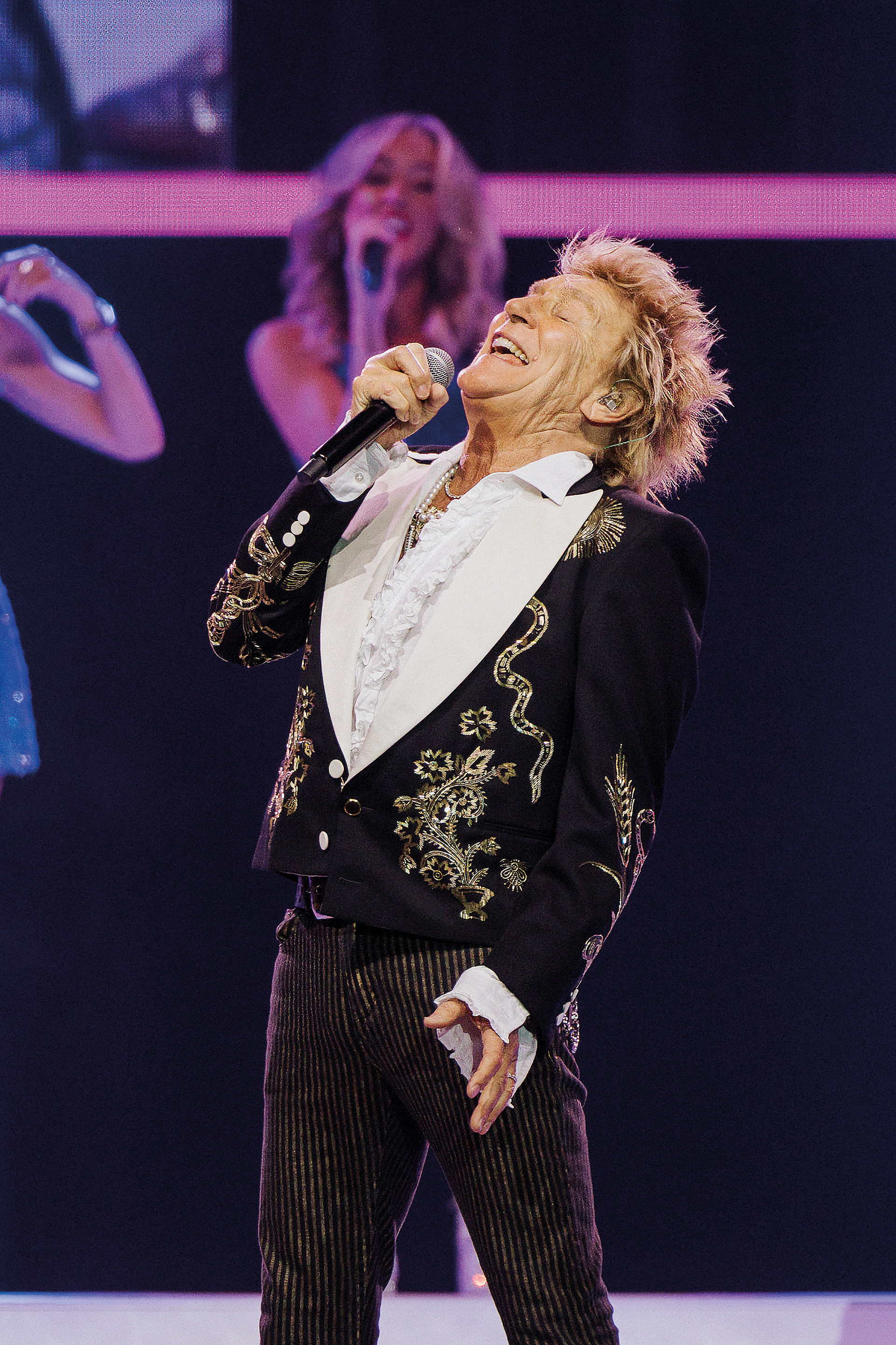 Αυτός ο ογδοντάρης ξέρει τι σημαίνει πάρτι-2