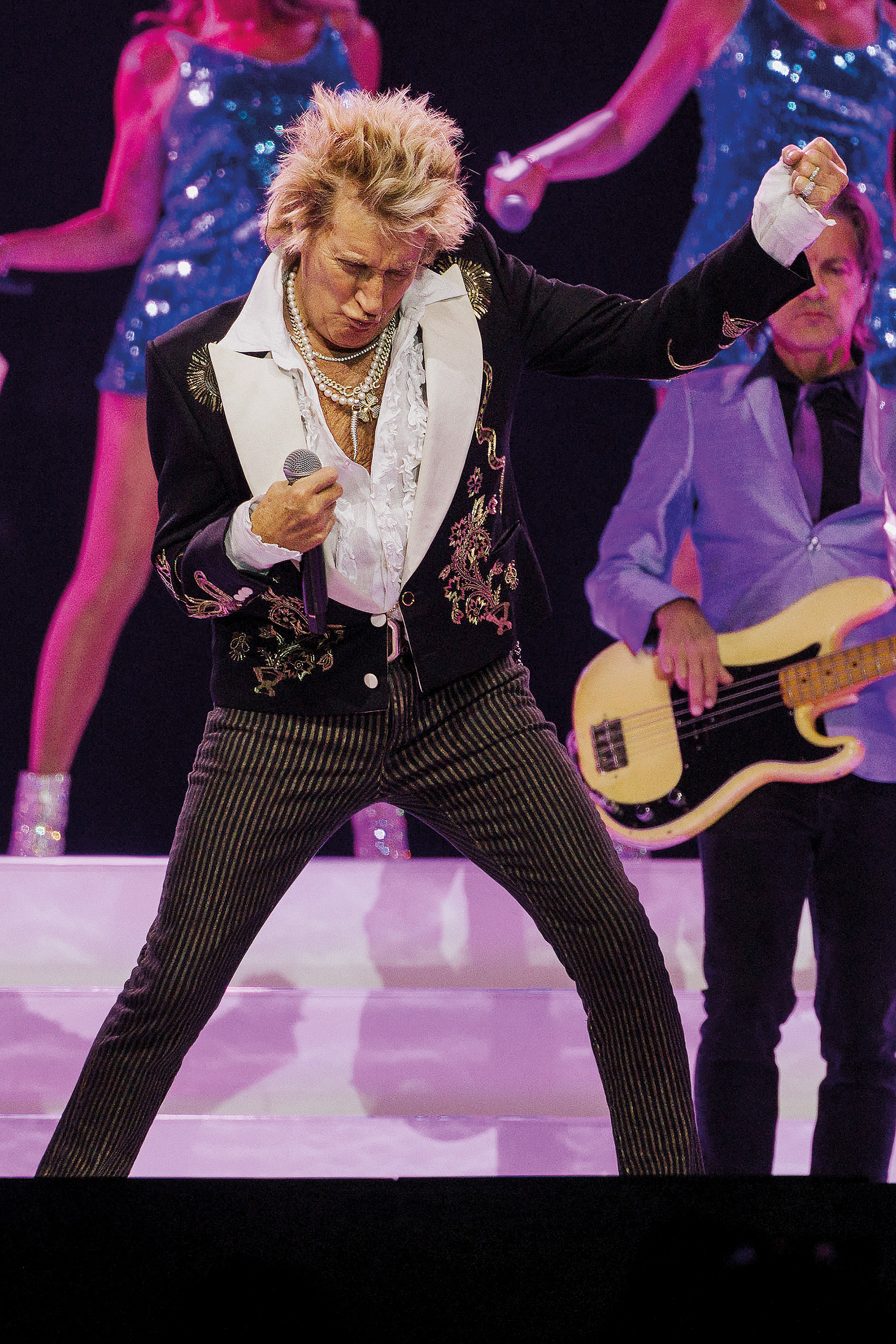 Αυτός ο ογδοντάρης ξέρει τι σημαίνει πάρτι-3