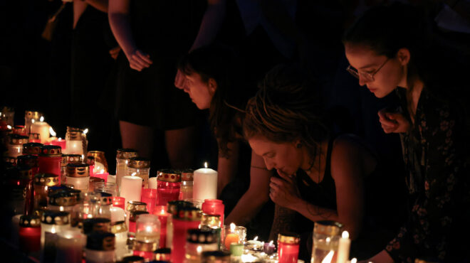 θρήνος-στην-αυστρία-για-τα-δέκα-θύματα-563657488