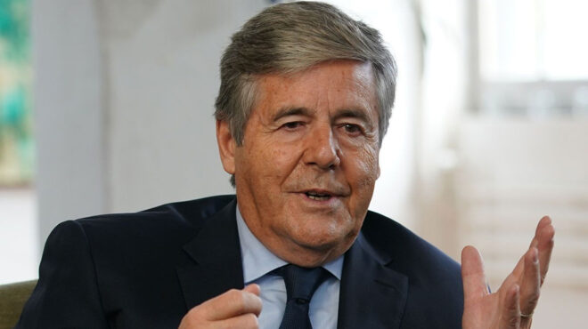 γιόζεφ-ακερμαν-οι-τράπεζες-της-ε-ε-ήθε-563655220