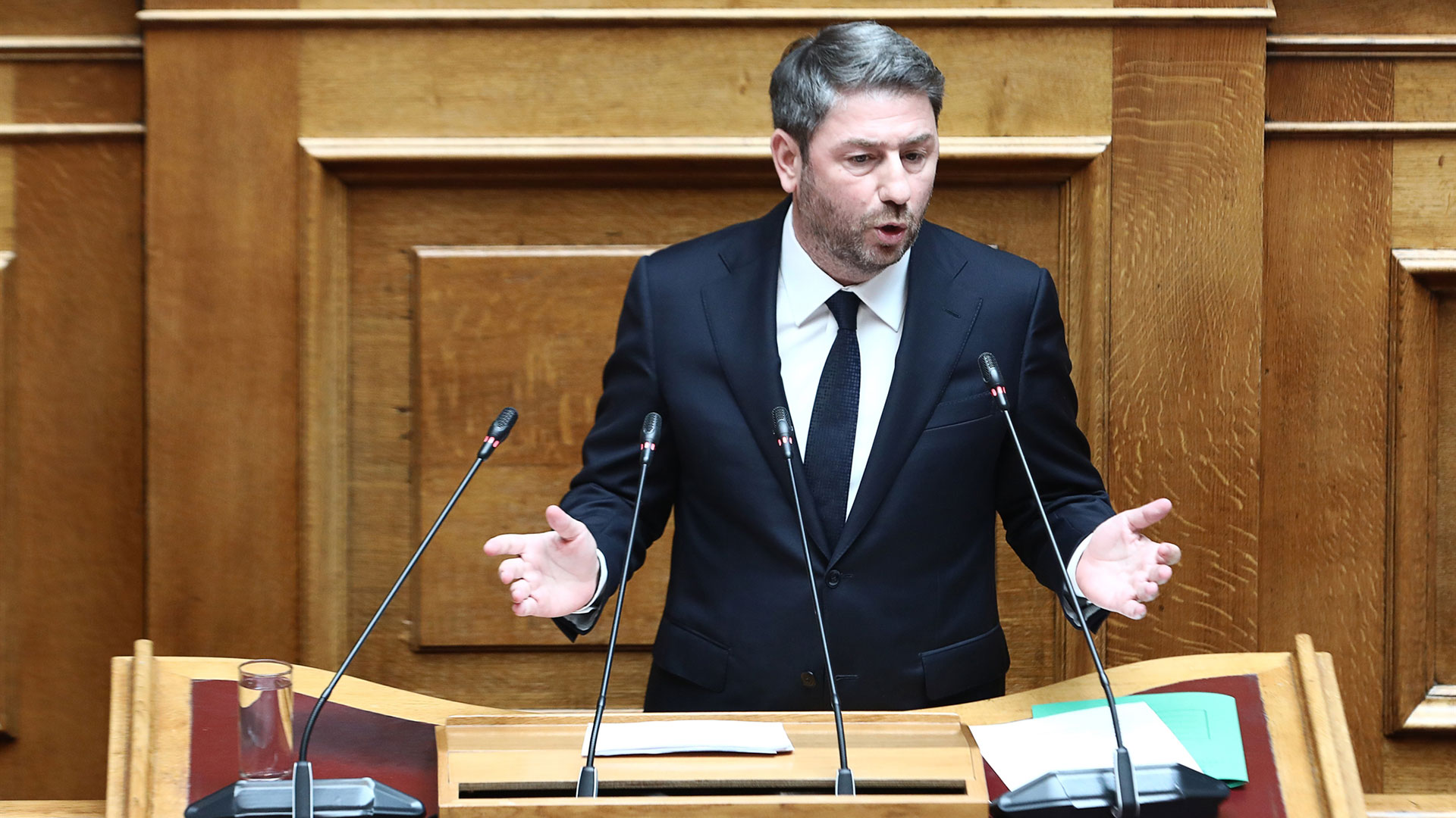 Ροντέο στη Βουλή για την Προανακριτική-1