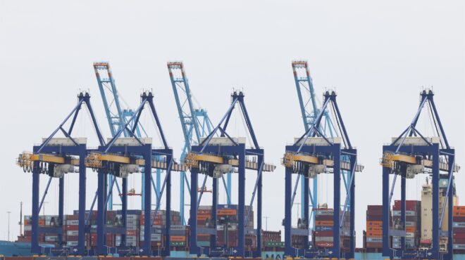 οι-δασμοί-προκάλεσαν-τις-πρώτες-πτωχε-563661997