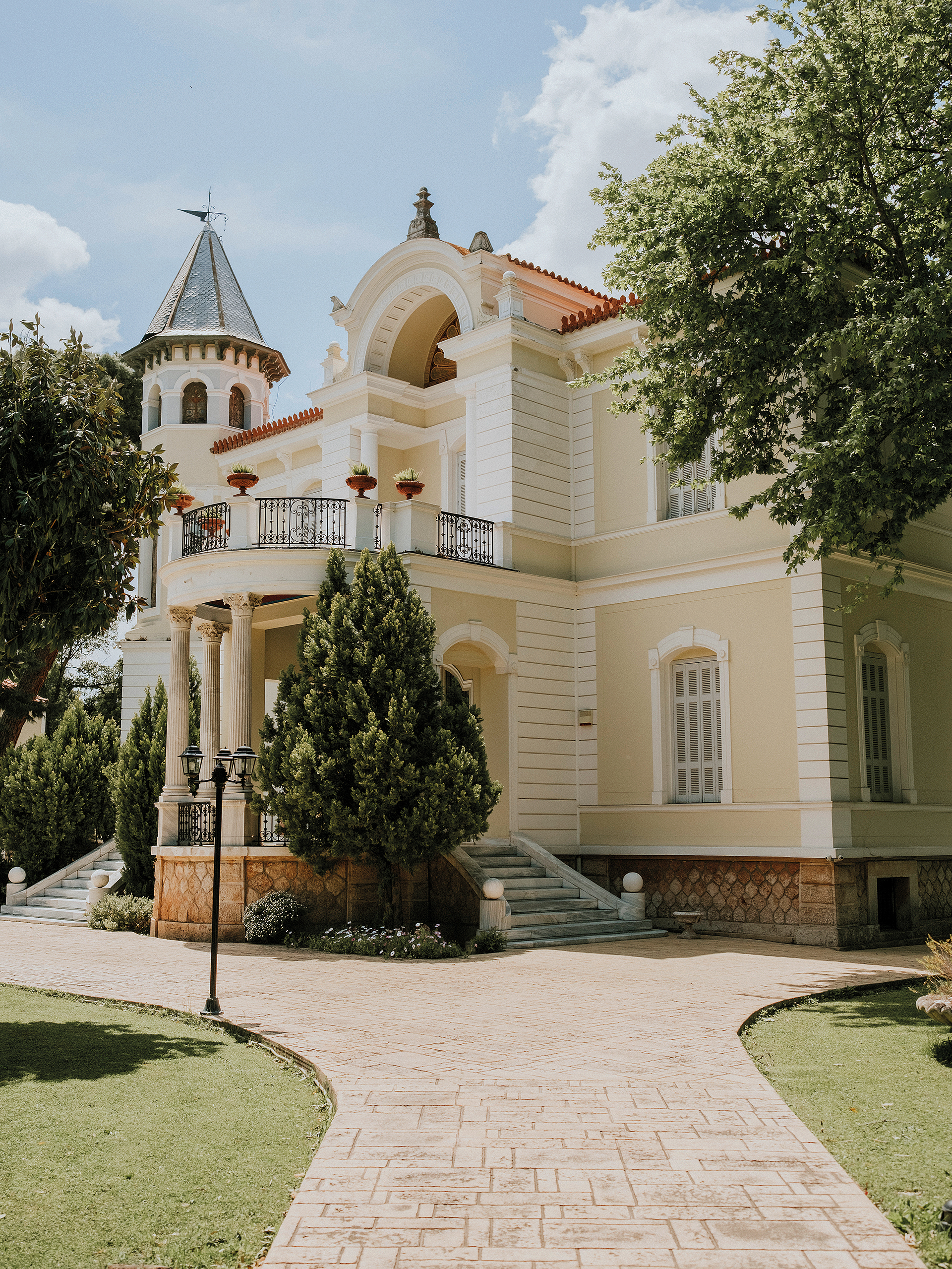 Μια βόλτα στο προάστιο που είναι σαν μουσείο-8