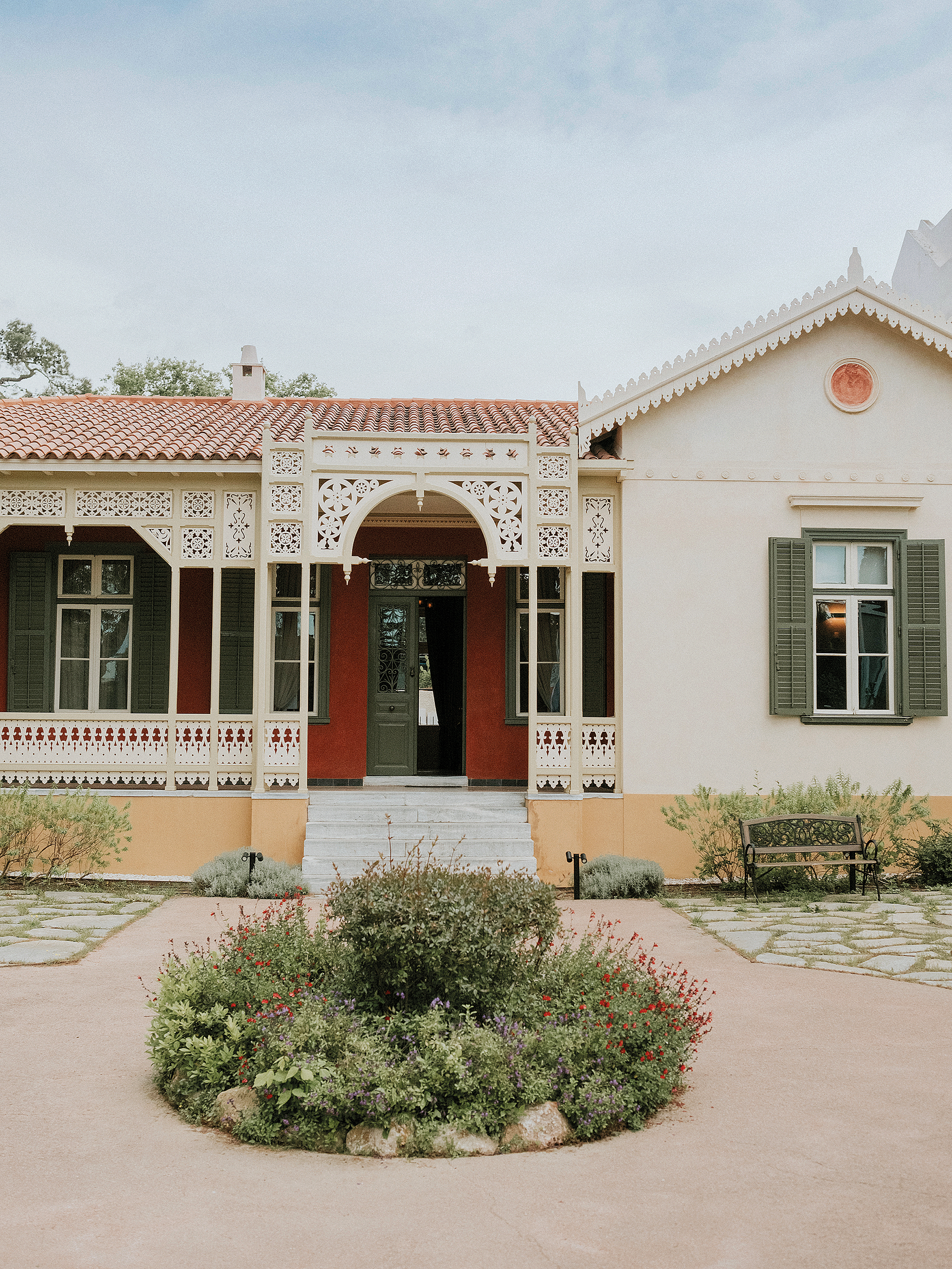 Μια βόλτα στο προάστιο που είναι σαν μουσείο-10