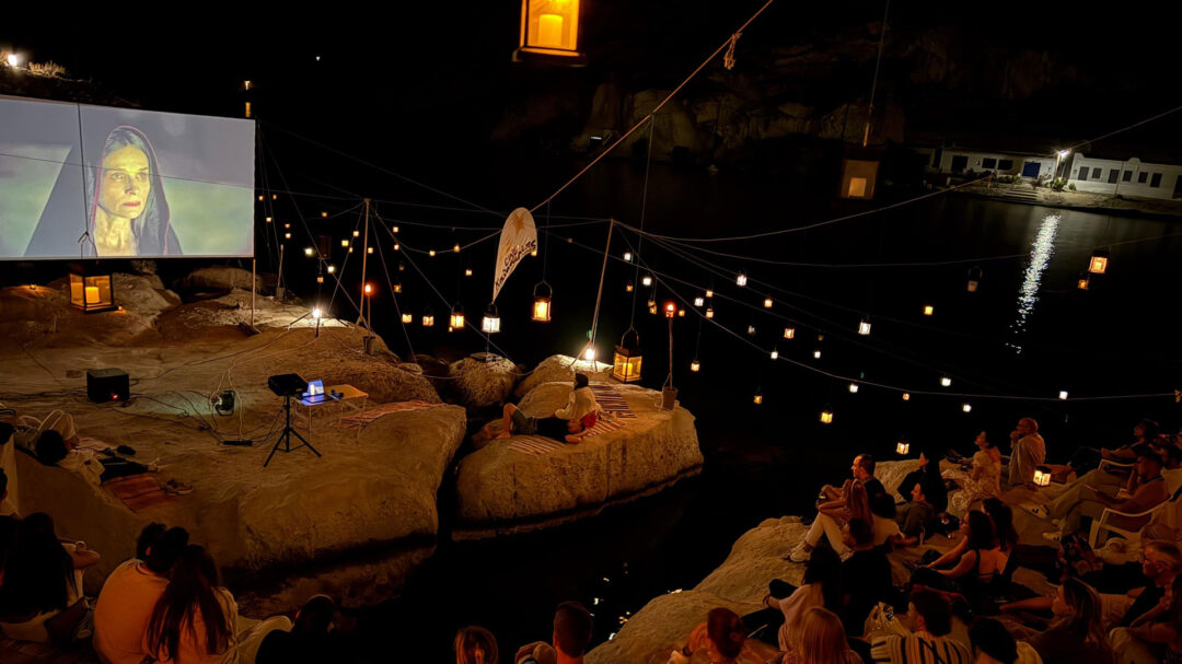 το-θερινό-σινεμά-στην-κίμωλο-είναι-αλλ-563686087