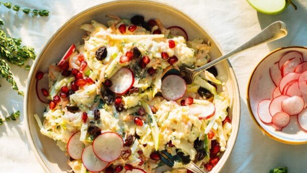 coleslaw-η-κλασική-σαλάτα-του-μπάρμπεκιου-563664481