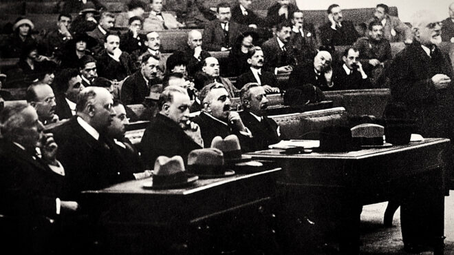 ράδιο-κ-η-μικρασιατική-καταστροφή-κ-563659903