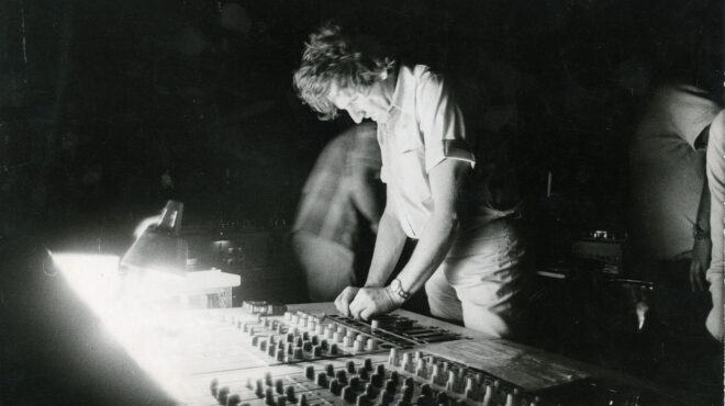 ο-ιάννης-ξενάκης-κάποτε-στο-ιράν-563686018