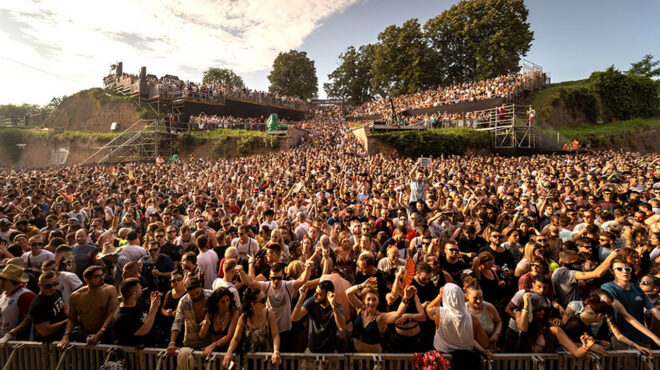 στην-εξορία-στέλνει-το-μουσικό-φεστ-563668423