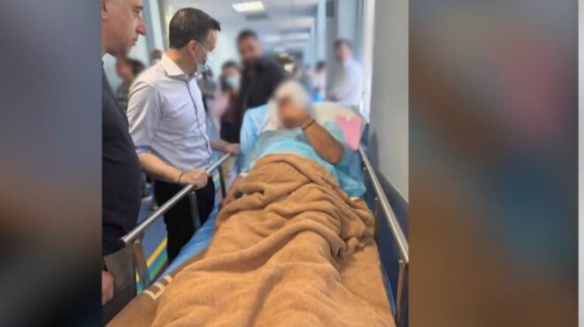 υπάλληλος-καθαριότητας-στον-δήμο-αθη-563646898