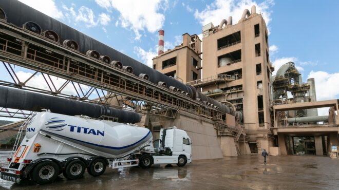 τιμε-ο-όμιλος-titan-στις-πιο-βιώσιμες-εταιρ-563681752
