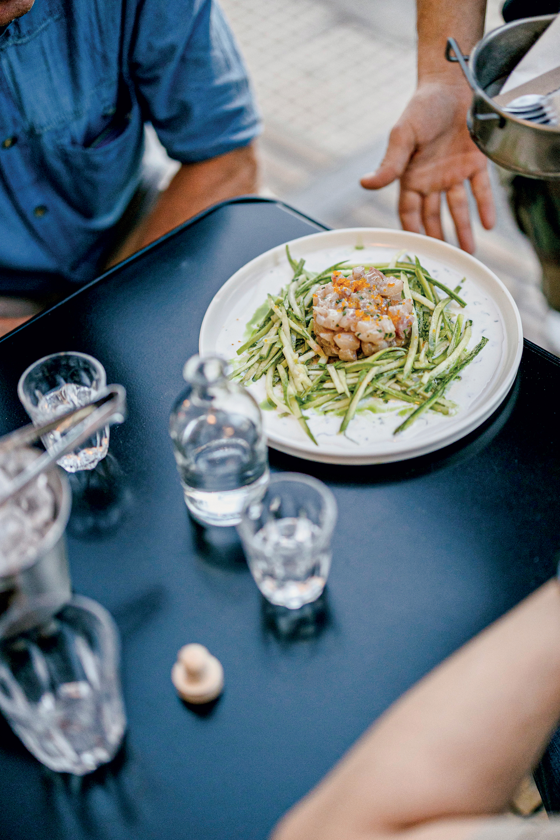 Εξι urban μεζεδοπωλεία για να πάμε με την παρέα-6