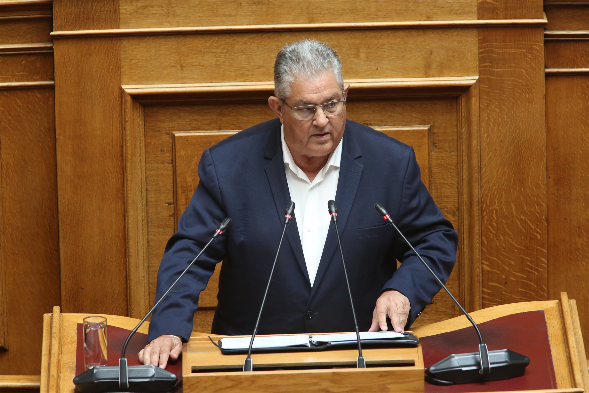 Ροντέο στη Βουλή για την Προανακριτική-2