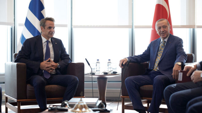 παράθυρο-για-τετ-α-τετ-μητσοτάκη-ερν-563680471