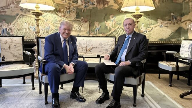 τραμπ-και-ερντογάν-στη-χάγη-με-φόντο-τι-563680525