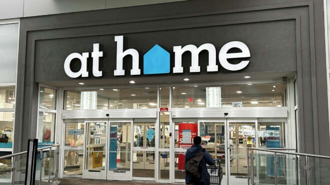 οι-δασμοί-προκάλεσαν-τις-πρώτες-πτωχε-563668069