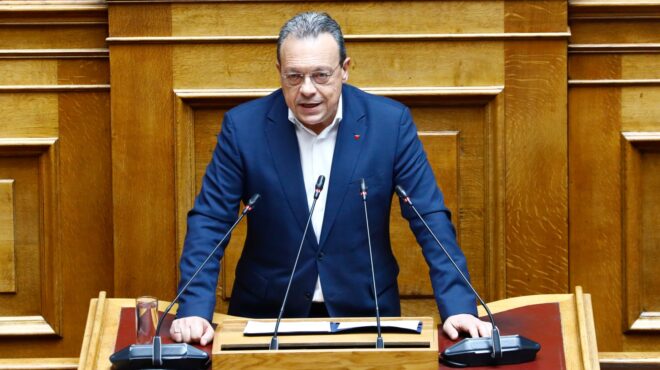 φάμελλος-κατά-πασοκ-γιατί-βάζετε-πλά-563668852