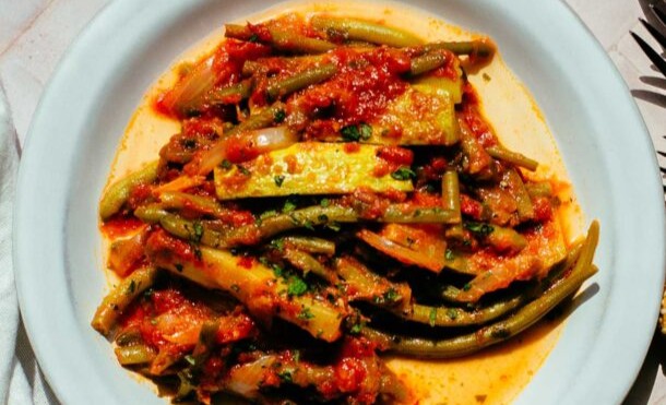 φασολάκια-με-κολοκυθάκια-λαδερά-563646373