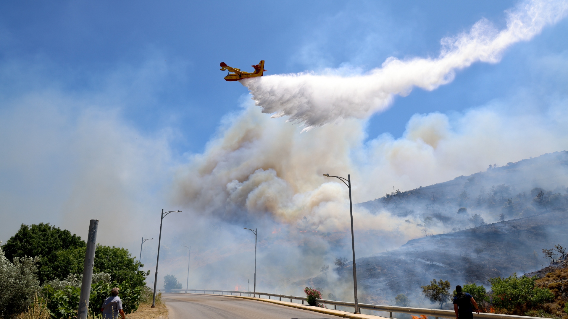 Φωτιά στη Χίο – Αλλεπάλληλα μηνύματα 112 για εκκενώσεις-2