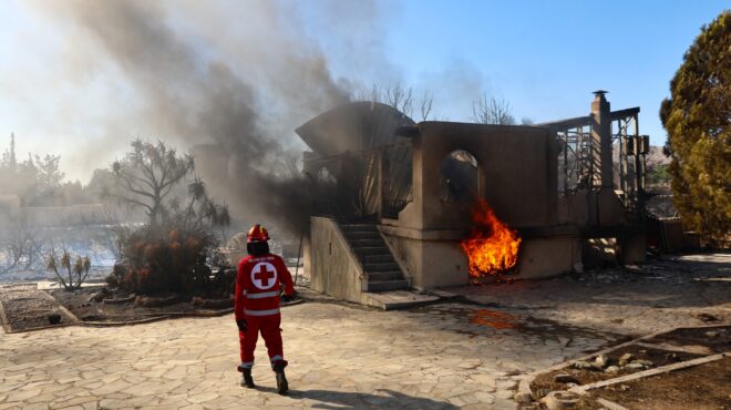 μεγάλη-φωτιά-στην-παλαιά-φώκαια-λεπ-563683603