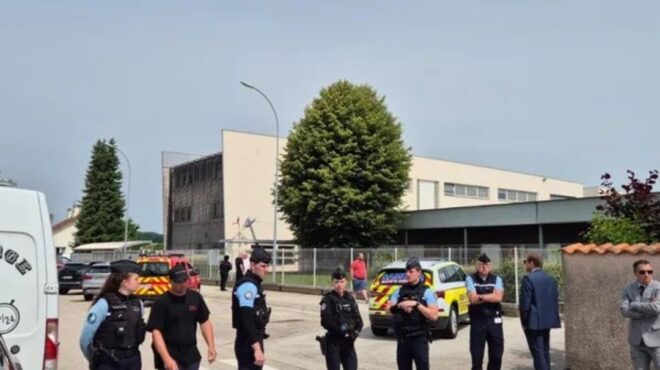 γαλλία-σιγή-ενός-λεπτού-στα-σχολεία-γι-563657848