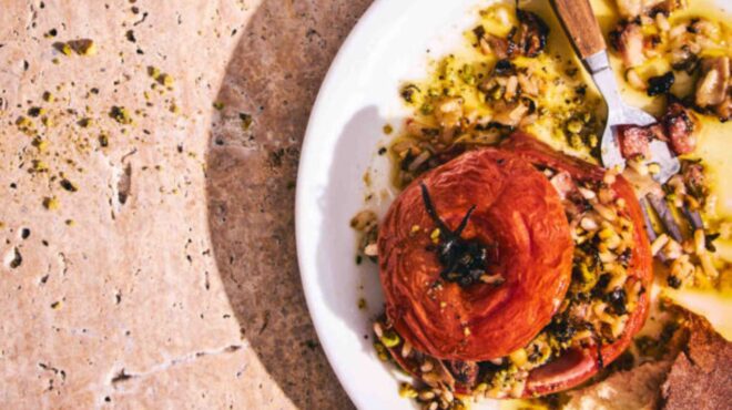 ντομάτες-γεμιστές-16-συνταγές-πιο-καλοκ-563660767