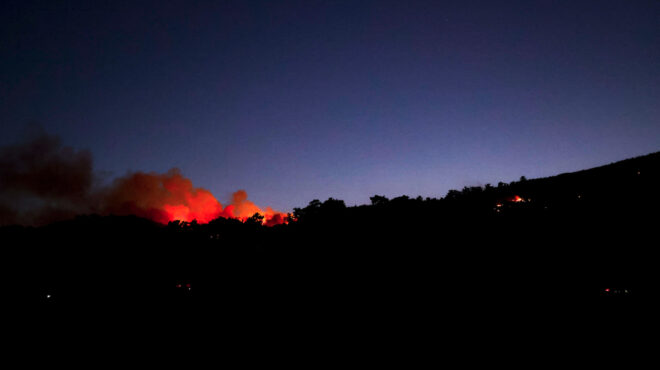 φωτιά-στη-χίο-πάνω-από-την-ανυδρο-το-δ-563679745