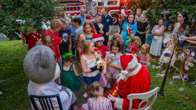 τα-χριστούγεννα-ήρθαν-τον-ιούνιο-για-μ-563689486