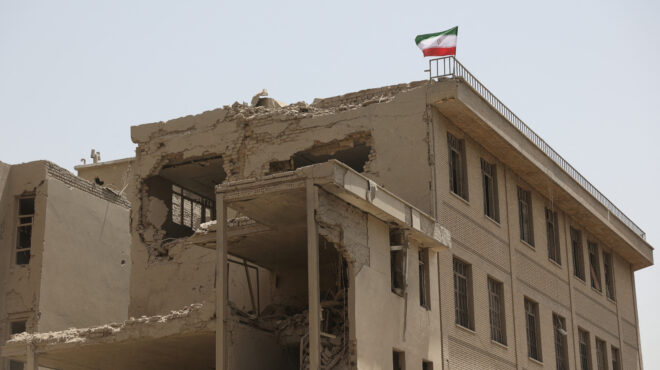 τομ-μίλερ-στην-κ-η-πρεσβεία-να-μη-γίν-563684875