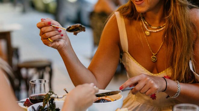 πεδίον-του-άρεως-πάμε-για-φαγητό-και-πο-563672851