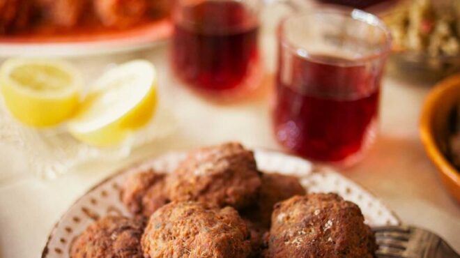 κεφτεδάκια-στο-τηγάνι-563651206